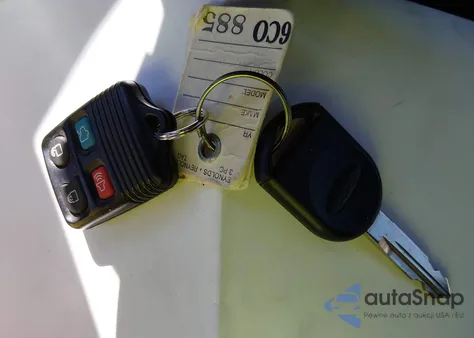 2000 Ford Expedition Xlt z USA, uszkodzony, nr VIN 1FMRU1565YLB90785